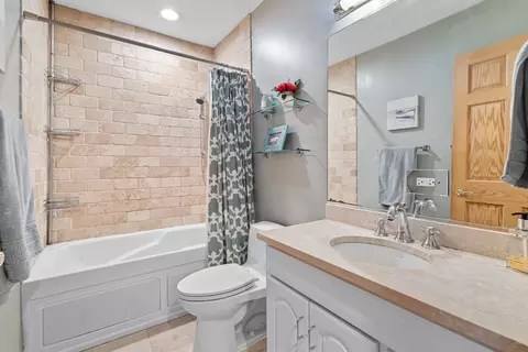 Bath - 2222 Grey Ave, Evanston, IL 60201 photo 1 of 2