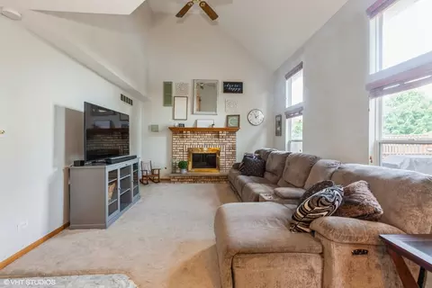 4705 Peacock Ln, Plainfield, IL 60586 photo 12
