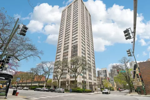70 W Burton Pl #2505F, Chicago, IL 60610
