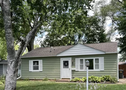 1302 Briarcliff Dr, Urbana, IL 61801