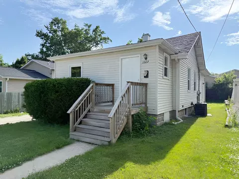 1023 N Elmwood Ave, Waukegan, IL 60085