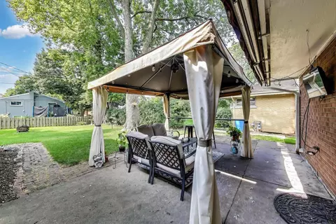 1109 W Pendleton Pl, Mount Prospect, IL 60056 photo 27