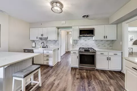 1109 W Pendleton Pl, Mount Prospect, IL 60056 photo 9