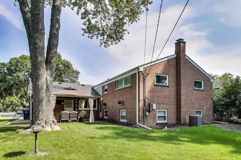1109 W Pendleton Pl, Mount Prospect, IL 60056 photo 25