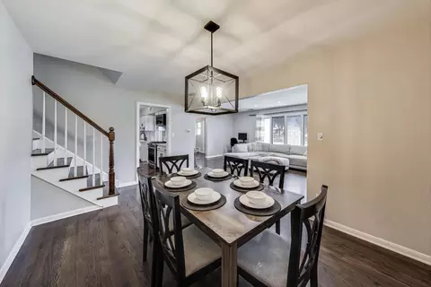 1109 W Pendleton Pl, Mount Prospect, IL 60056 photo 8