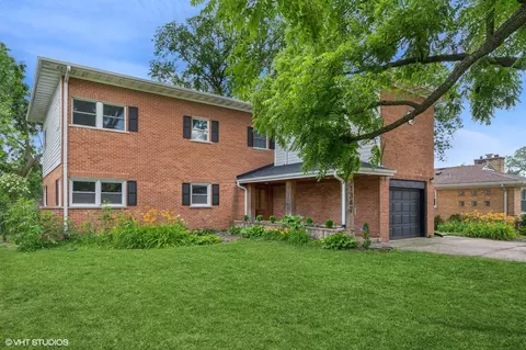 1347 London Ln, Glenview, IL 60025