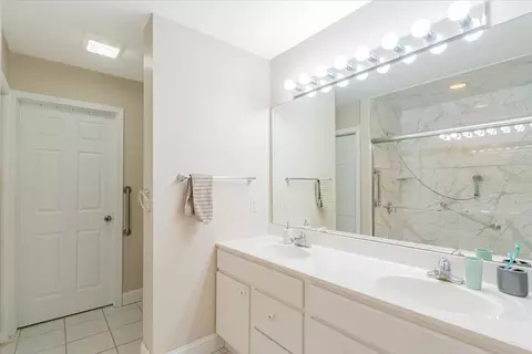 Bath - 2236 Boulder Dr, Normal, IL 61761 photo 1 of 3