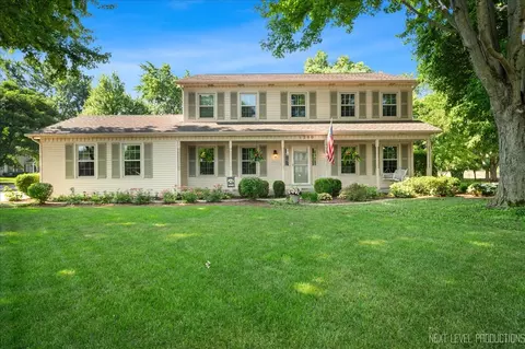 1200 Crestview Dr, Batavia, IL 60510