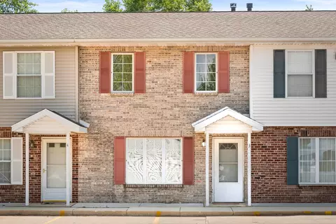 23 Fetzer Dr #3, Bloomington, IL 61704