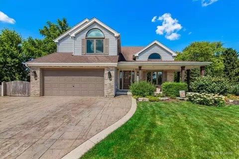 746 Parker Ct, Geneva, IL 60134
