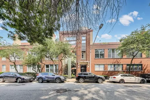 525 N Ada St #4, Chicago, IL 60642