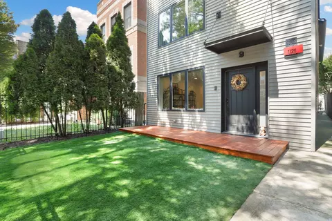 1726 W Huron St, Chicago, IL 60622