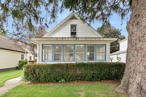 1006 N Livingston St, Bloomington, IL 61701