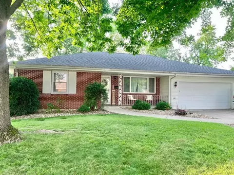 1413 Eustace Dr, Dixon, IL 61021 photo 1