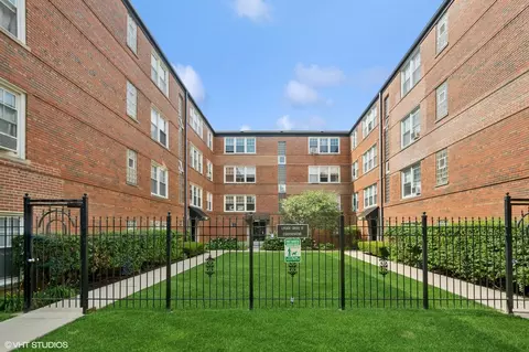 2427 W Farragut Ave #1A, Chicago, IL 60625