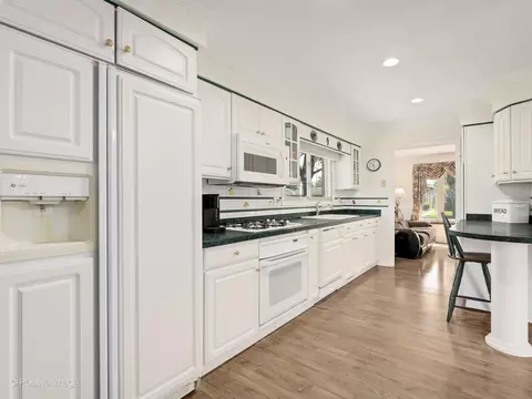 4614 Prairie Ave, Brookfield, IL 60513 photo 9