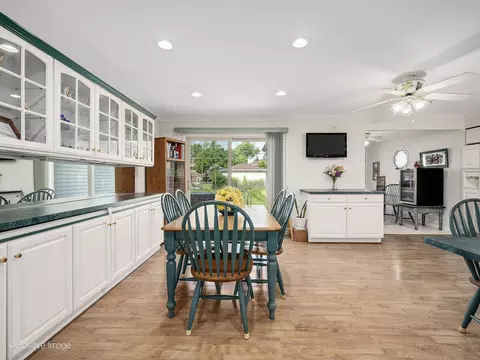 4614 Prairie Ave, Brookfield, IL 60513 photo 4