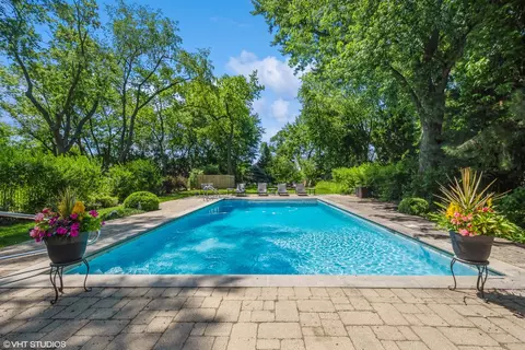 Exterior - 3035 Keystone Rd, Northbrook, IL 60062 photo 7 of 15