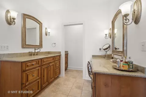 Bath - 3035 Keystone Rd, Northbrook, IL 60062 photo 2 of 4