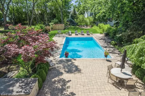 Exterior - 3035 Keystone Rd, Northbrook, IL 60062 photo 3 of 15