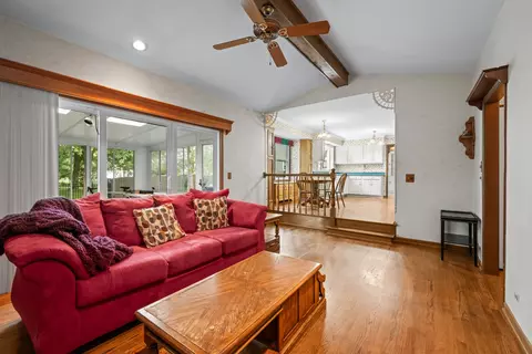 Other - 1054 Shady Tree Ln, Wheeling, IL 60090 photo 2 of 7