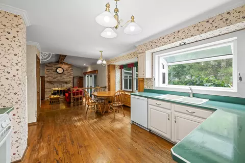 Kitchen - 1054 Shady Tree Ln, Wheeling, IL 60090 photo 1 of 3