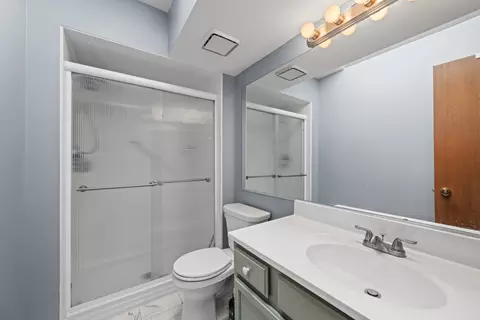 Bath - 1054 Shady Tree Ln, Wheeling, IL 60090 photo 1 of 2