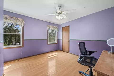 Bedroom - 1054 Shady Tree Ln, Wheeling, IL 60090 photo 2 of 2