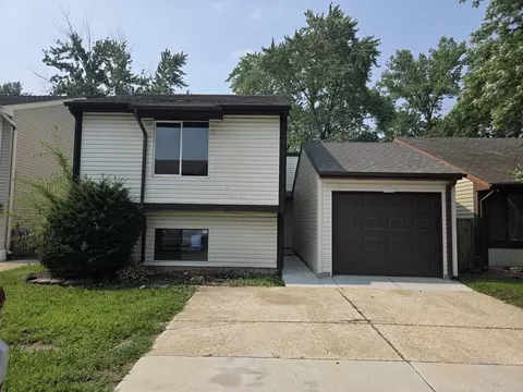 30 W135 Wildwood Ct, Warrenville, IL 60555