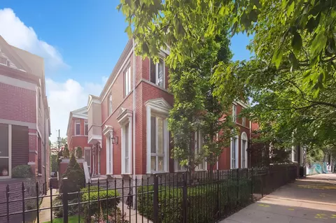 2446 N Janssen Ave, Chicago, IL 60614