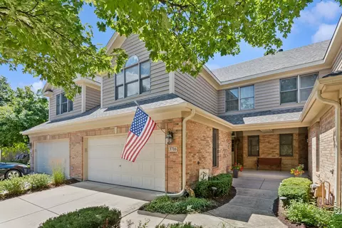 3716 King Charles Ln, Saint Charles, IL 60174