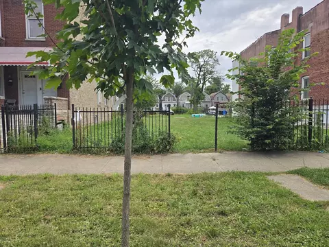 4221 W Maypole Ave, Chicago, IL 60624