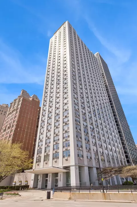 1550 N Lake Shore Dr #7D, Chicago, IL 60610