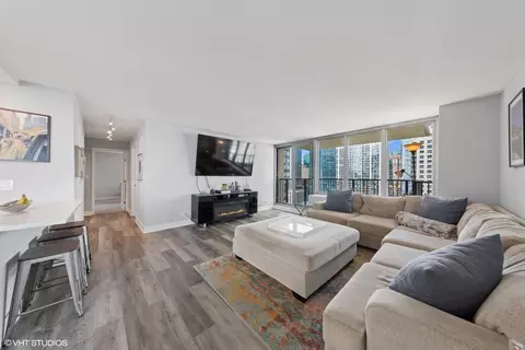 400 E Randolph St #2410, Chicago, IL 60601