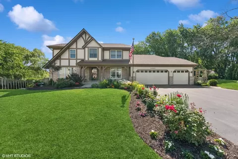 1885 Mcrae Ln, Mundelein, IL 60060