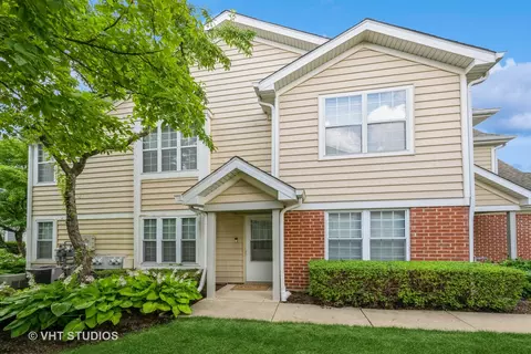 285 Sheffield Dr, Schaumburg, IL 60194