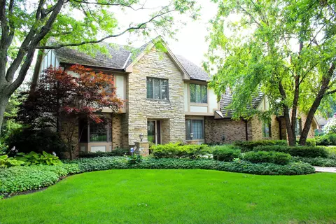 560 81st St, Burr Ridge, IL 60527 photo 4