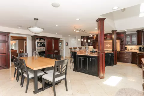 560 81st St, Burr Ridge, IL 60527 photo 13