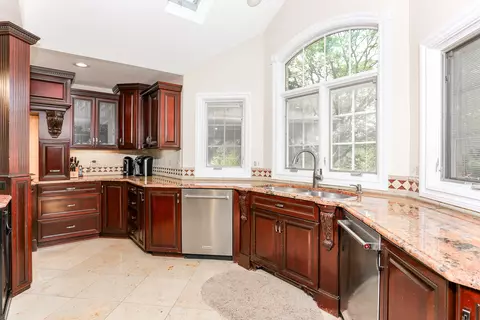 560 81st St, Burr Ridge, IL 60527 photo 15