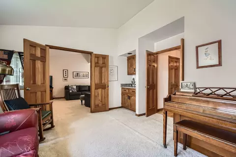 3825 Charlemagne Dr, Hoffman Estates, IL 60192 photo 20