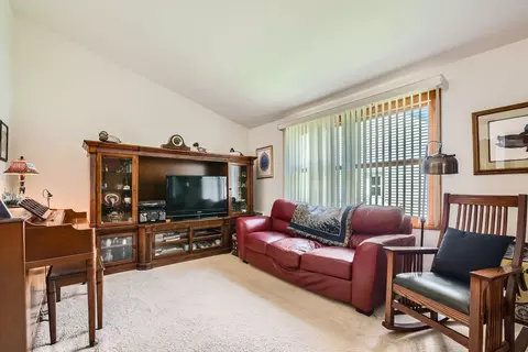 3825 Charlemagne Dr, Hoffman Estates, IL 60192 photo 19