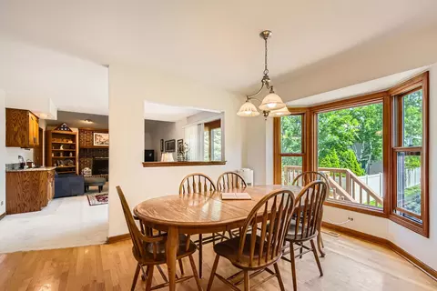 3825 Charlemagne Dr, Hoffman Estates, IL 60192 photo 15