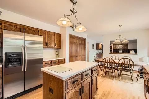 3825 Charlemagne Dr, Hoffman Estates, IL 60192 photo 13