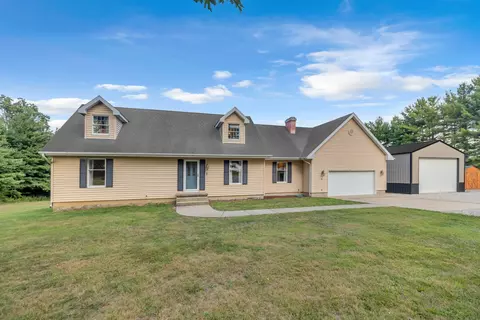 4454 N Prairie View Rd, Oakley, IL 62501