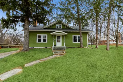 950 Sycamore Rd, Dekalb, IL 60115
