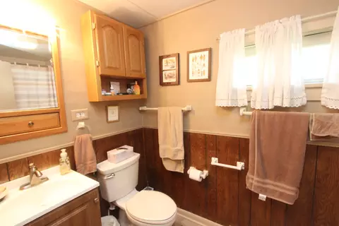 Bath - 9701 Illinois St, Hebron, IL 60034 photo 1 of 2