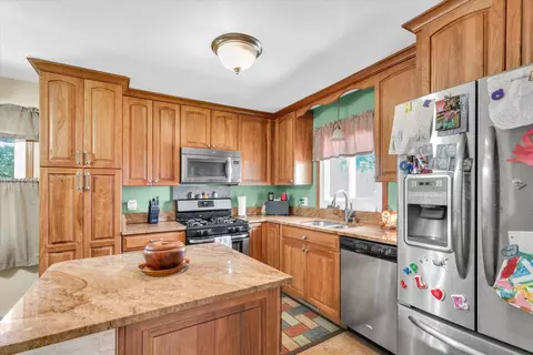 Kitchen - 2002 Bittersweet Dr, Champaign, IL 61821 photo 2 of 3