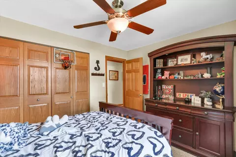 Bedroom - 2002 Bittersweet Dr, Champaign, IL 61821 photo 4 of 6