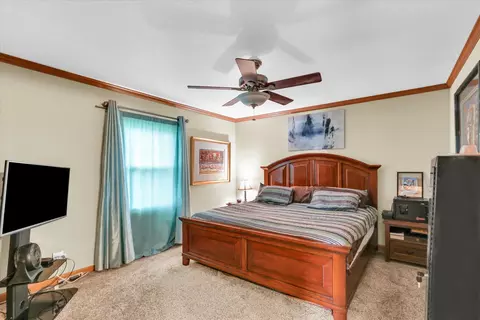 Bedroom - 2002 Bittersweet Dr, Champaign, IL 61821 photo 5 of 6