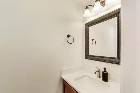 Bath - 2302 Sandy Creek Dr, Algonquin, IL 60102 photo 1 of 3